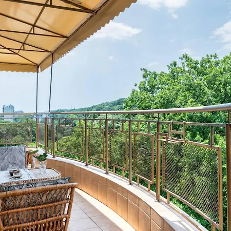 Spacious In Golden Sands